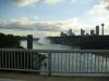 Niagara Falls Skyline: während wir für die Grenzkontrolle auf der Rainbow Bridge anstehen,
haben wir noch einmal einen tollen Blick auf die Niagarafälle
und die Skyline von Niagara Falls (Ontario)