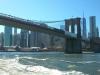 Brooklyn Bridge: die Brooklyn Bridge war zum Zeitpunkt ihrer Fertigstellung 1883
mit einer Länge von 1834 m die mit Abstand längste Hängebrücke der Welt