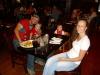 Familienfoto: die ganze Familie beim ausgiebigen Mahl im Hard Rock Cafe von Washington, D.C.
v.l.n.r.: Papa (Eno), Viktor, ich und Mama (Katy)