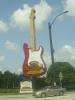 Gitarre: eine riesige Gitarre am Highway weist den Weg zum
Seminole Hard Rock Hotel & Casino - Hollywood, Florida