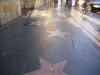 Walk of Fame: auf dem Fußweg des Hollywood Boulevard in Hollywood, Los Angeles
kann man auf dem Walk of Fame die Stars mit Füßen treten
(außer Muhammad Ali, dessen Stern an der Fassade des Dolby Theatres angebracht ist)