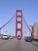 auf der Golden Gate Bridge: wir fahren über das Wahrzeichen der gesamten San Francisco Bay Area:
die Golden Gate Bridge mit ihren beiden eindrucksvollen 227m hohen Pylonen