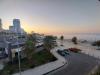 Sonnenaufgang: von unserem Balkon im Hotel Kristal am Strand von Durrës aus,
sehen wir die Sonne über Albanien aufgehen