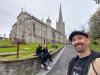 wir vor der St. Columb’s Cathedral: vor der St. Columb’s Cathedral in Derry/Londonderry