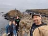 wir am Giants Causeway: auf den weltberühmten Basaltsäulen des Giants Causeway