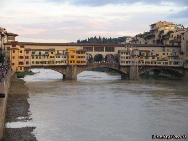 die Ponte Vecchio über den Arno in Florenz